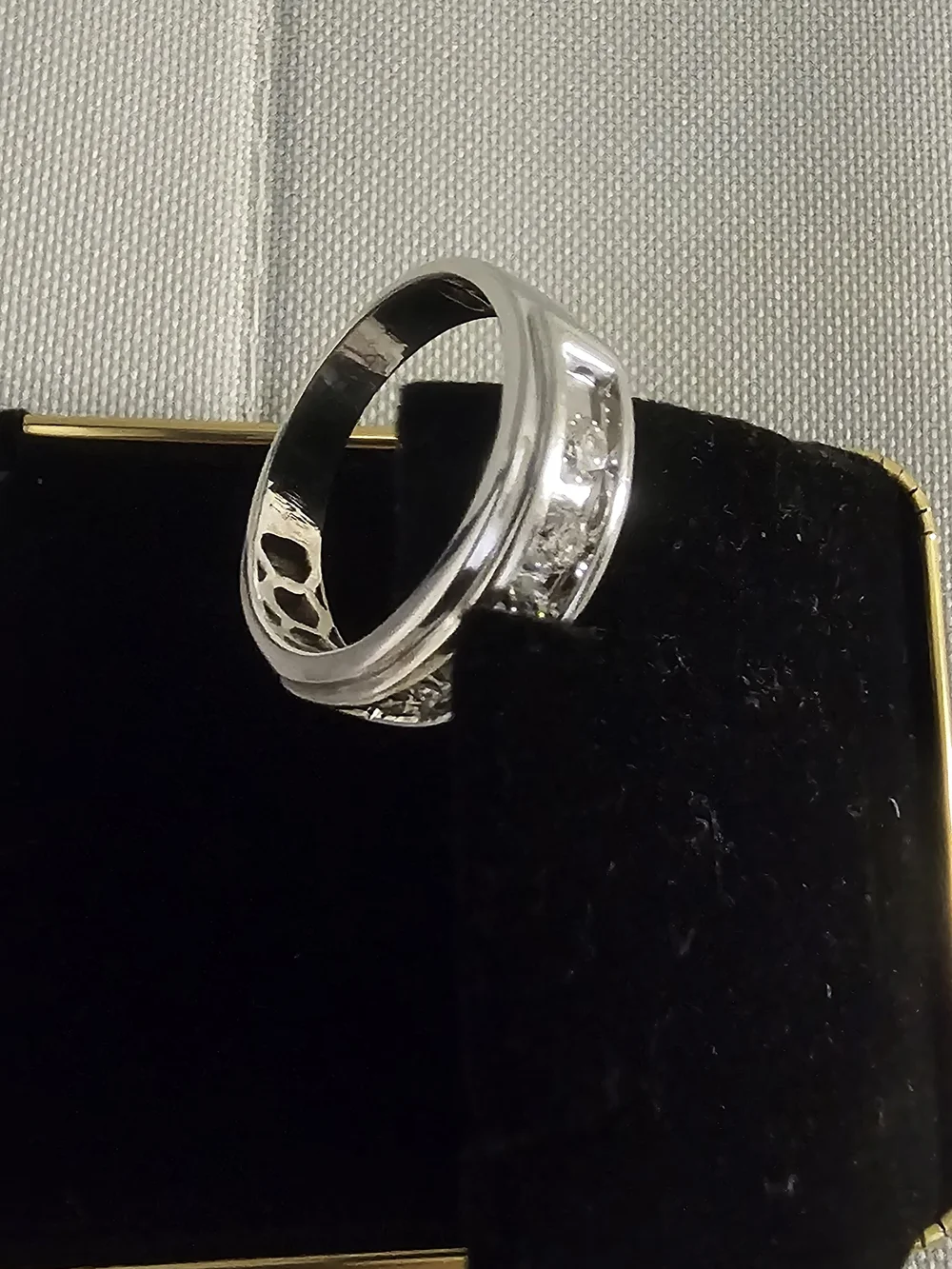 Men's White Gold Wedding Band. 2k In Diamonds